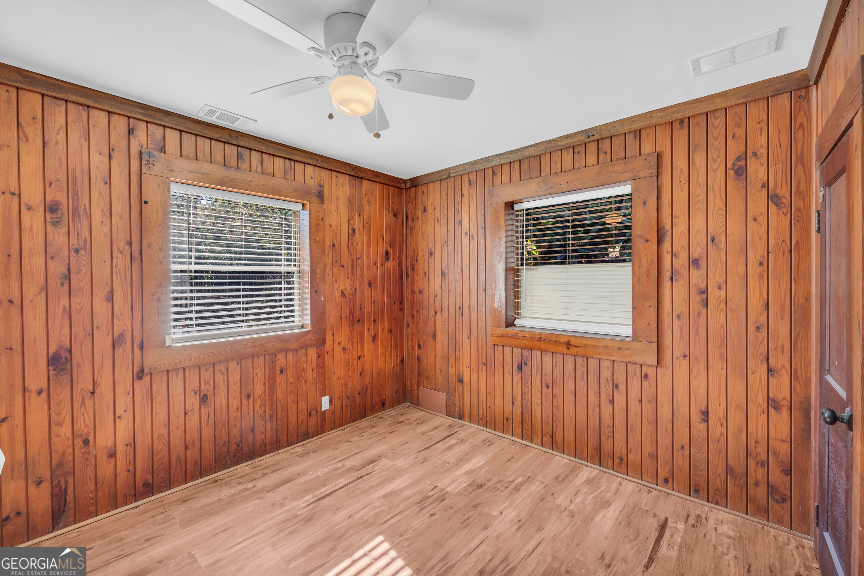 288 South Broad Street Toccoa, GA 30577 - Photo 19 of 23 a view of an empty room with a window
