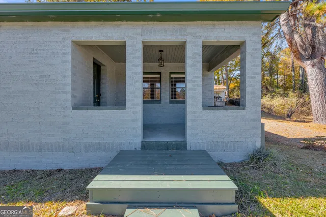 a view of entrance front of house