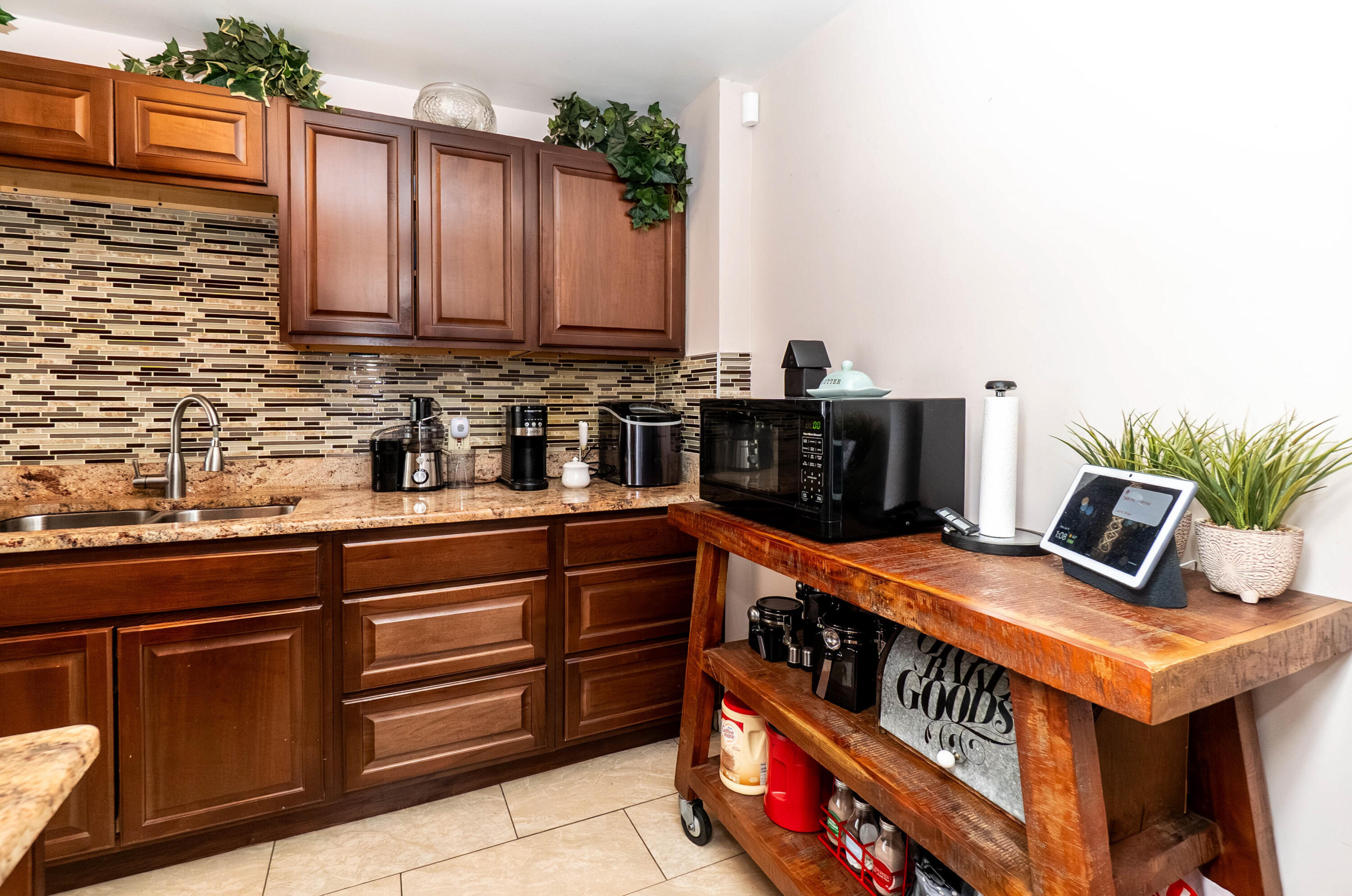 14844 Inkster Road Redford, MI 48239 - Photo 3 of 44 20260408_dsc06095