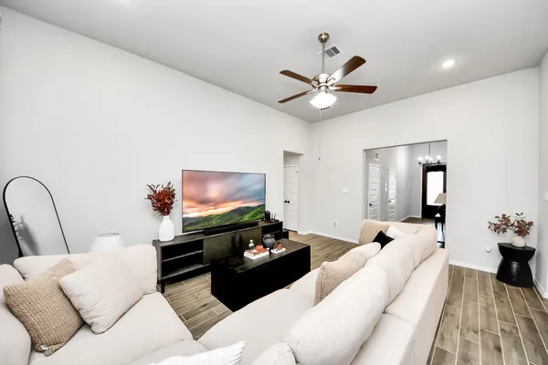 $2,200 | 6618 Beacon View Drive, Baytown, TX 77521