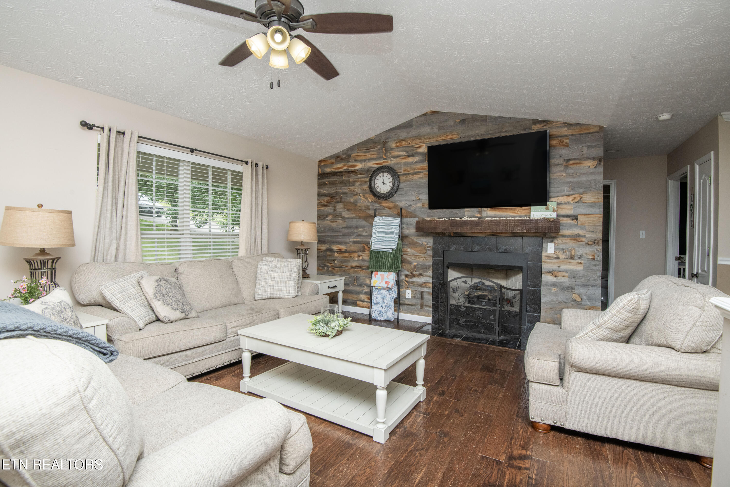 4215 Wildwood Road Maryville, TN 37804 - Photo 5 of 36 living 1
