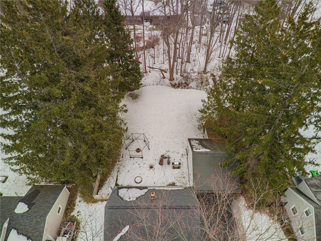 544 Glenview Court Webster, NY 14580 - Photo 29 of 31 Private rear yard! Enjoy cook outs, parties or jus