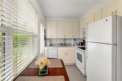 $440,000 | 207 8th Avenue South, Unit 207A, Naples, FL 34102