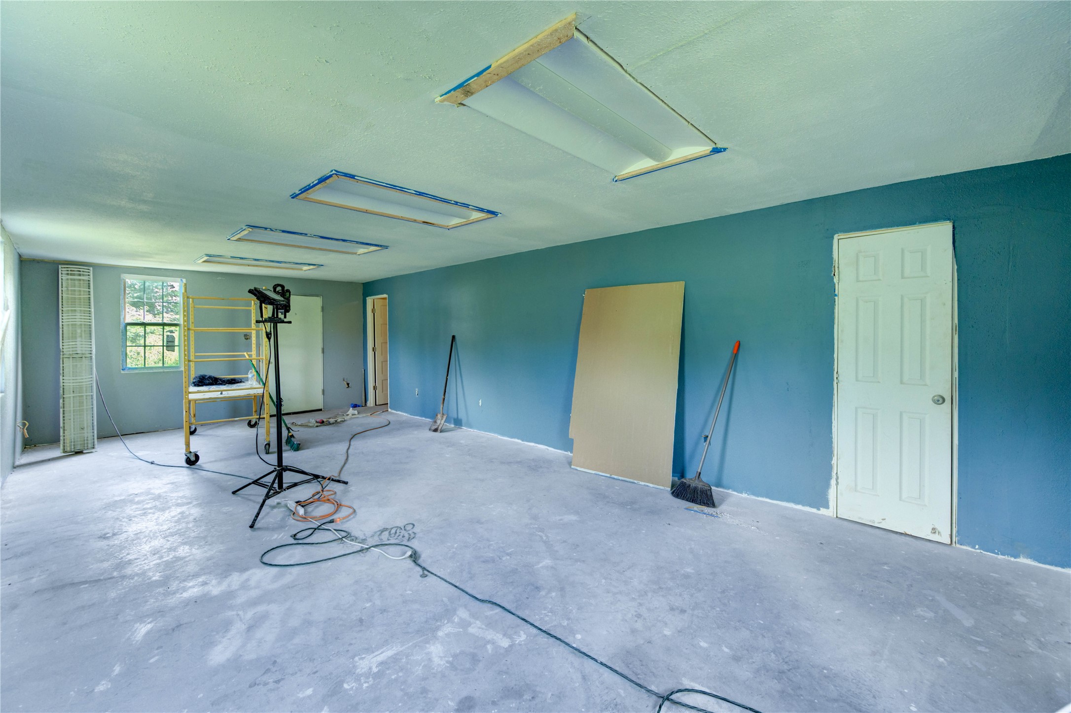 19650 Webb Alvin, TX 77511 - Photo 13 of 19 a view of a room with gym equipment