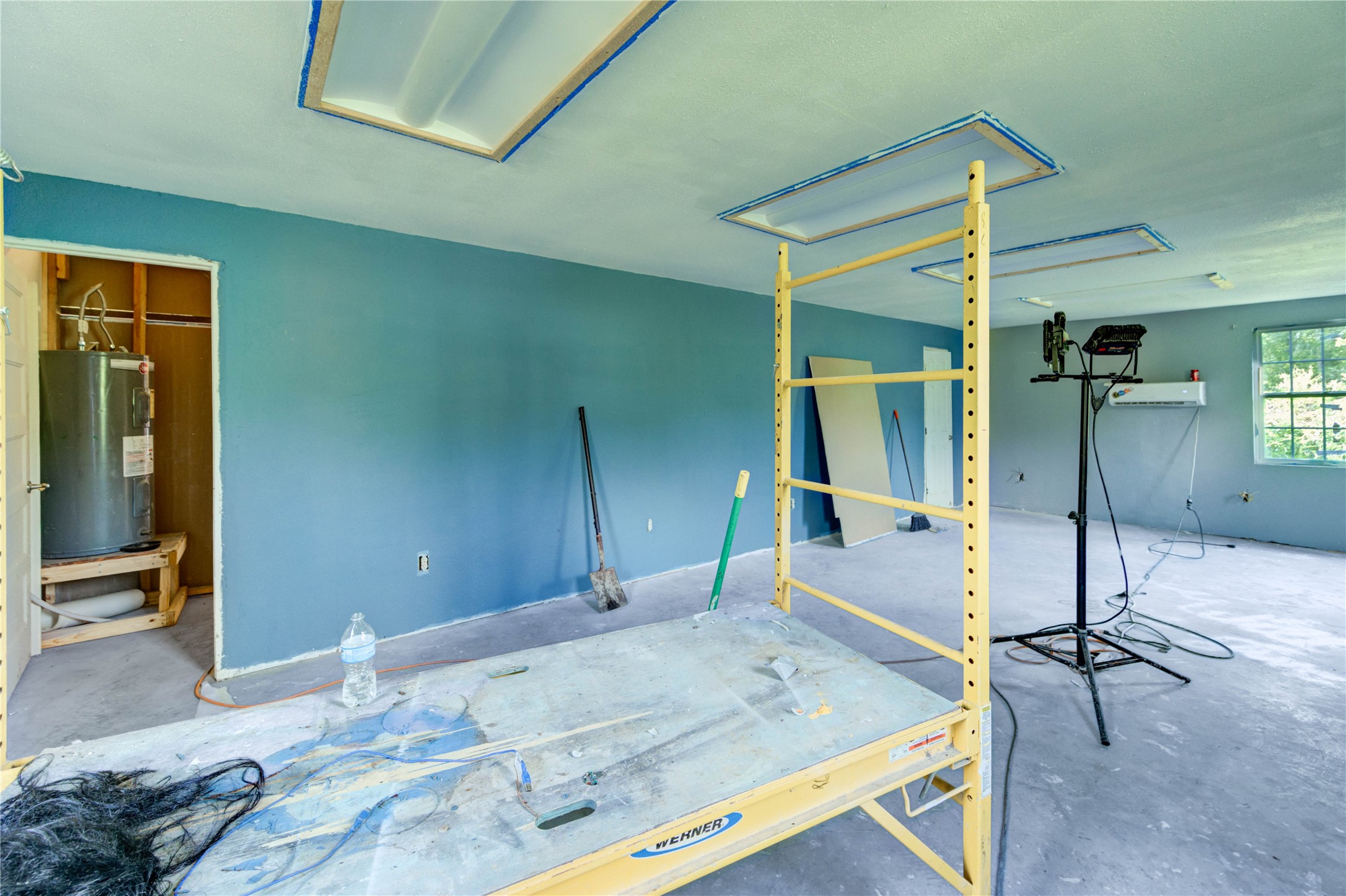 19650 Webb Alvin, TX 77511 - Photo 15 of 19 a bathroom with a tub and a shower