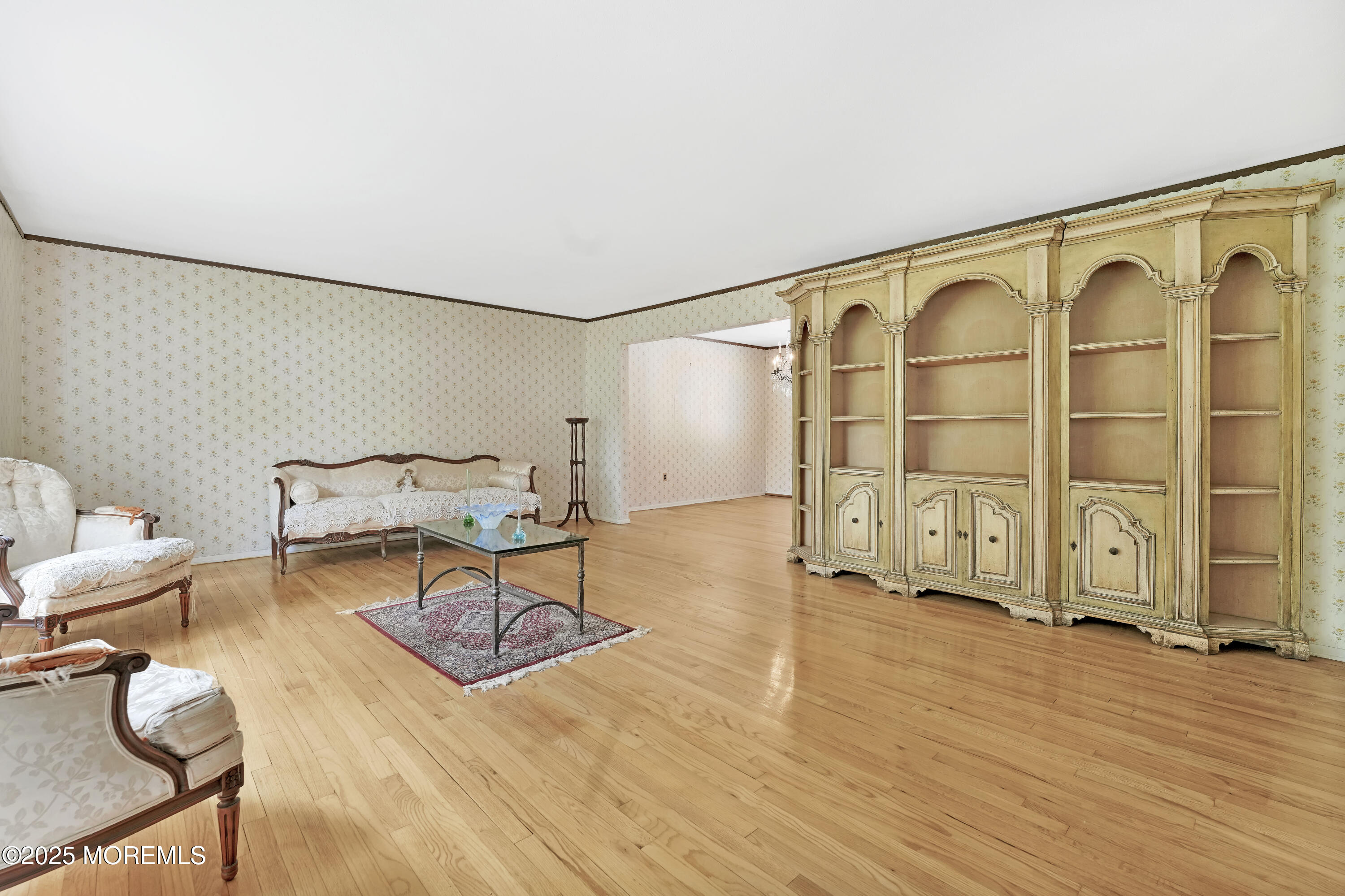 32 Woods Road Freehold, NJ 07728 - Photo 5 of 35 a living room with furniture