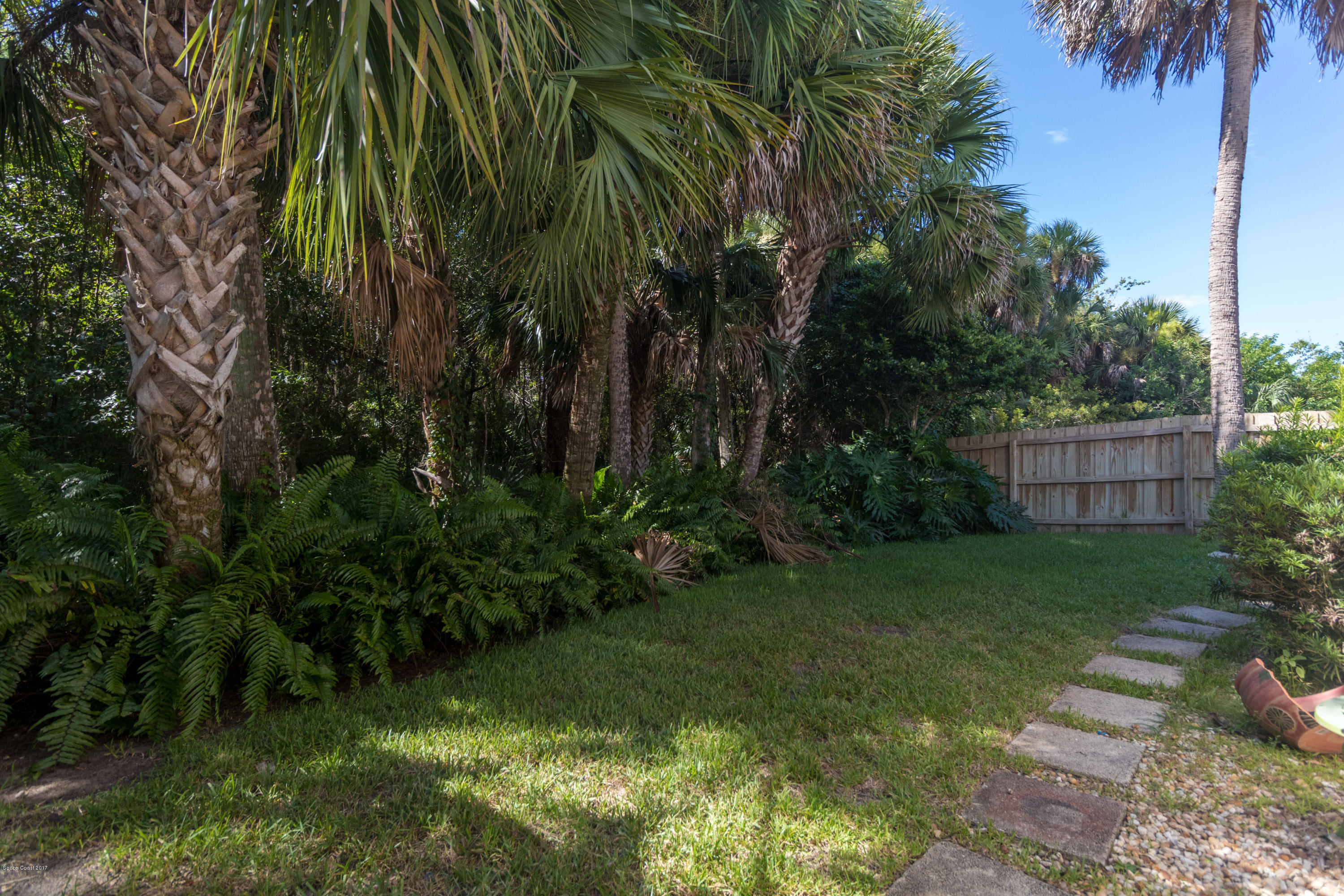 8020 Kingswood Way Melbourne, FL 32940 - Photo 22 of 24 Backyard