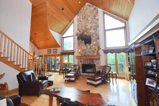 $875,000 | 7460 Jordan Buck Trail, Danbury, WI 54830