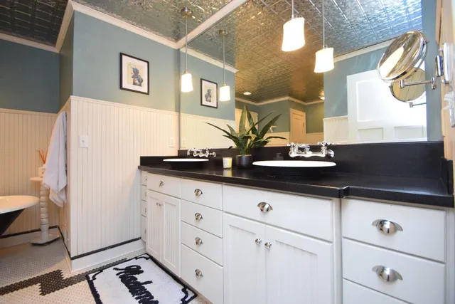 $875,000 | 7460 Jordan Buck Trail, Danbury, WI 54830