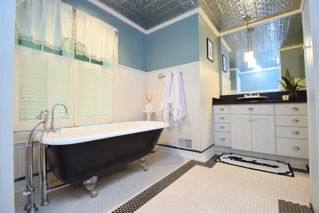 $875,000 | 7460 Jordan Buck Trail, Danbury, WI 54830