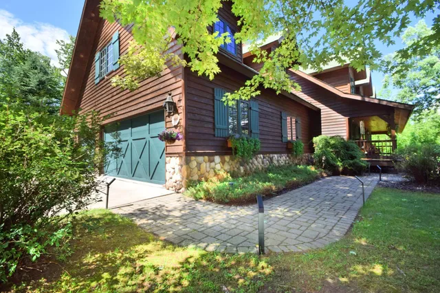 $875,000 | 7460 Jordan Buck Trail, Danbury, WI 54830