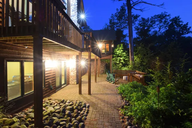 $875,000 | 7460 Jordan Buck Trail, Danbury, WI 54830