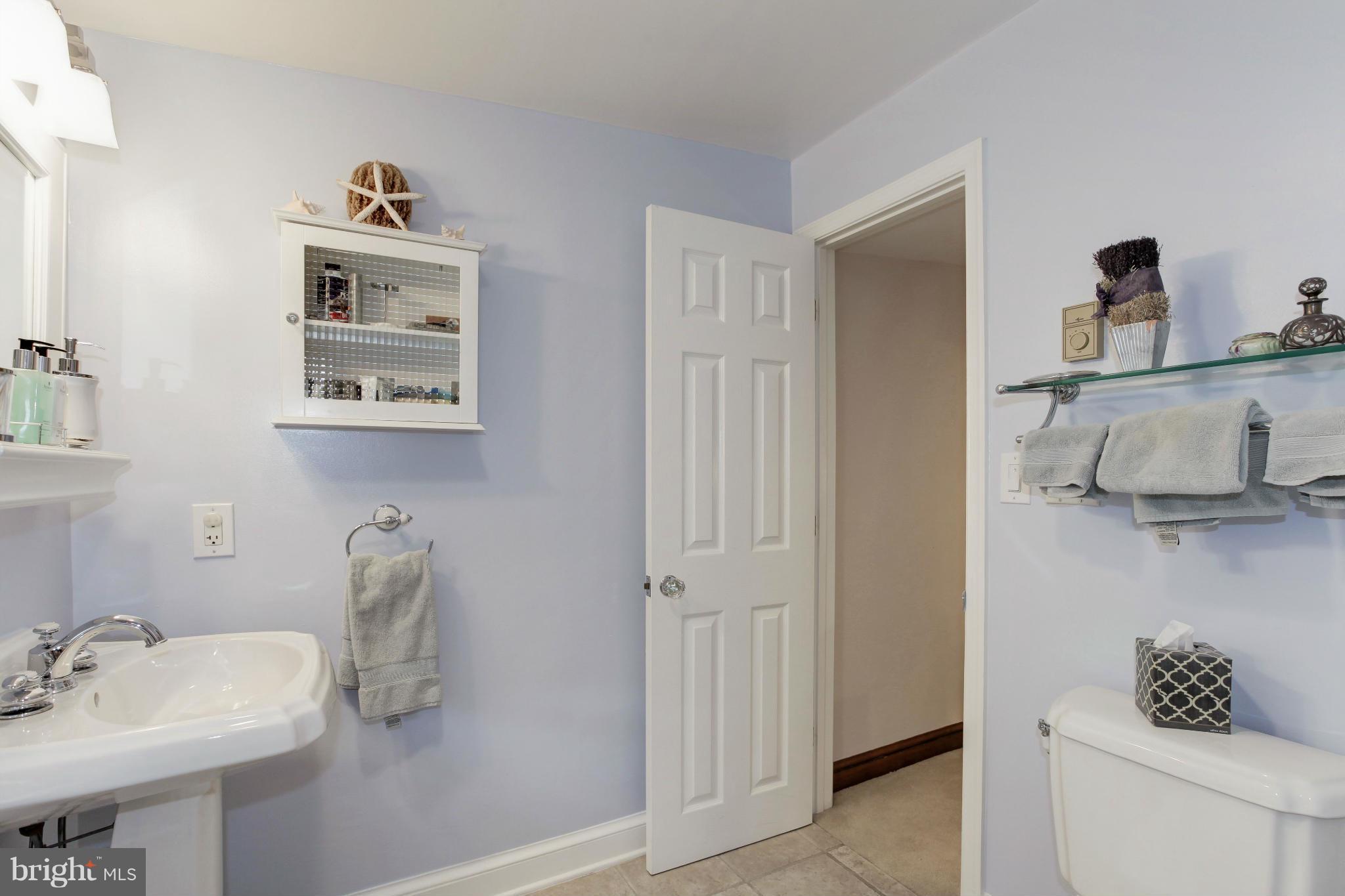 2418 Seminary Road Silver Spring, MD 20910 - Photo 25 of 29 Bath