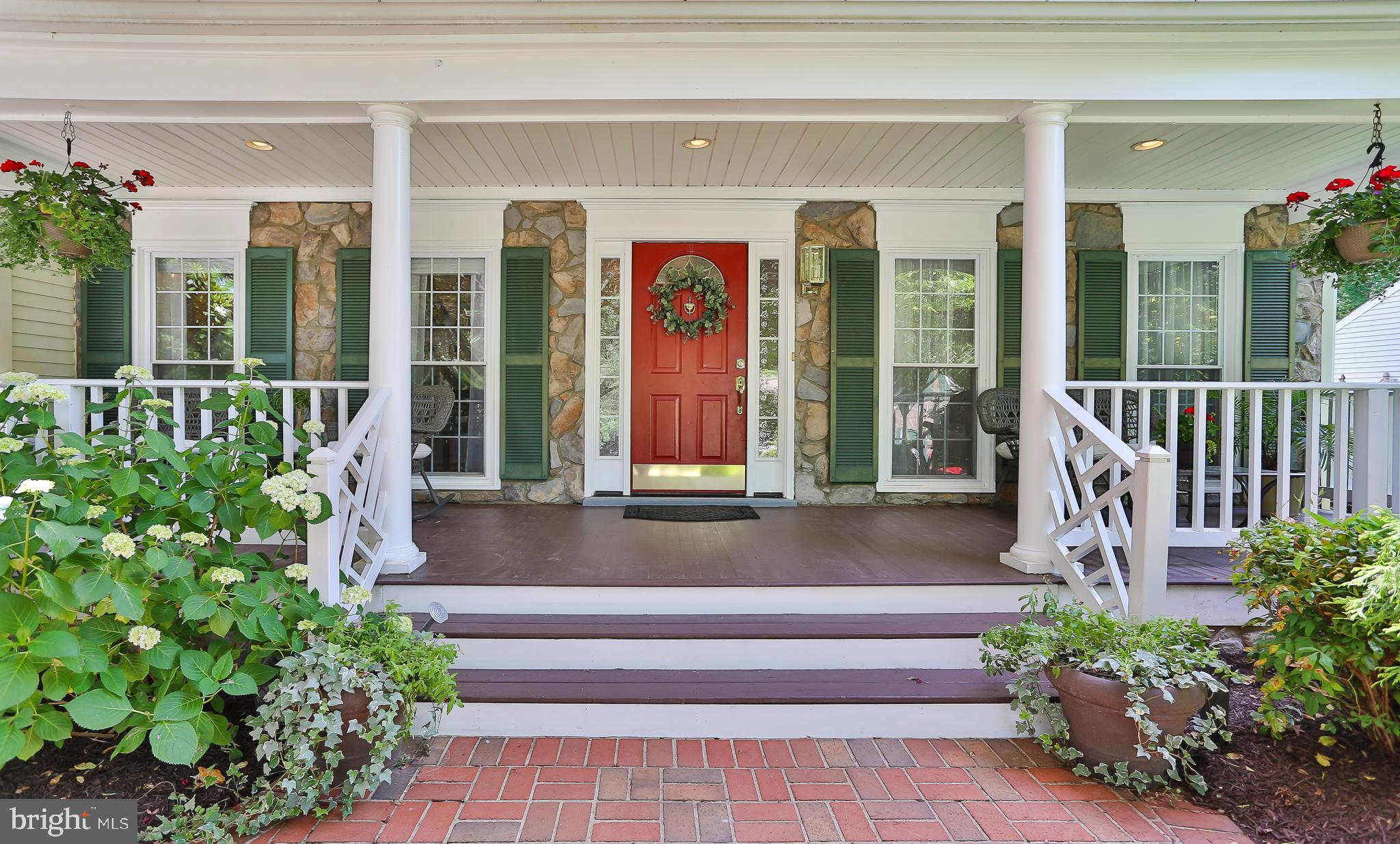 15524 Ridgecrest Drive Dumfries, VA 22025 - Photo 2 of 16 Fabulous Porch