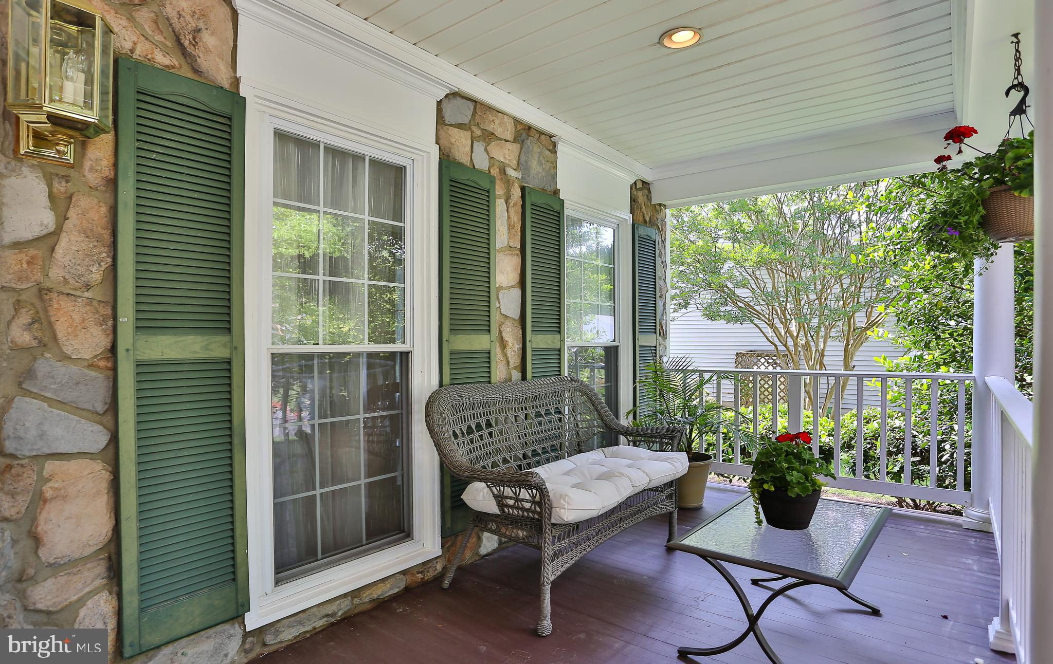 15524 Ridgecrest Drive Dumfries, VA 22025 - Photo 4 of 16 ..or relax with a good book!