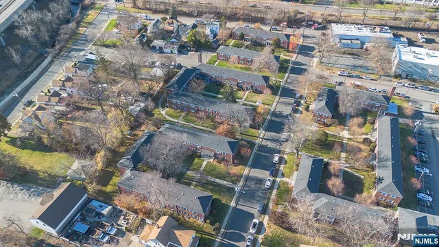 $1,800 | 28 Sheffield Avenue, Unit B17, Englewood, NJ 07631