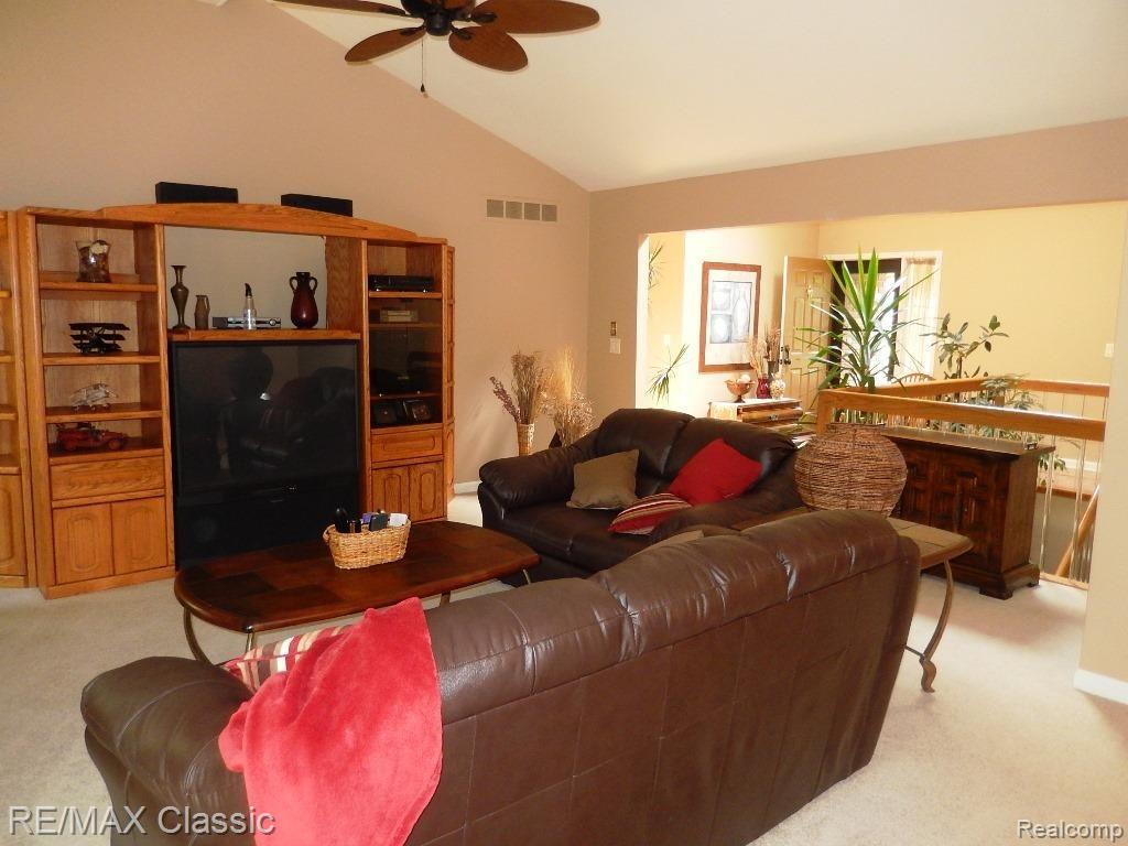 36722 Valley Ridge Drive Farmington Hills, MI 48331 - Photo 5 of 33