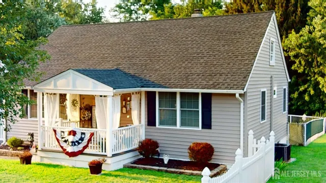 $549,900 | 40 East Sherman Street, Monroe Township, NJ 08831