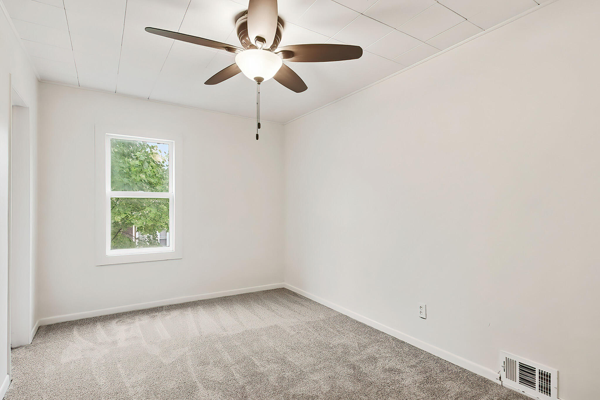 1503 Thurston Avenue Racine, WI 53405 - Photo 21 of 34 18 IMG_0107