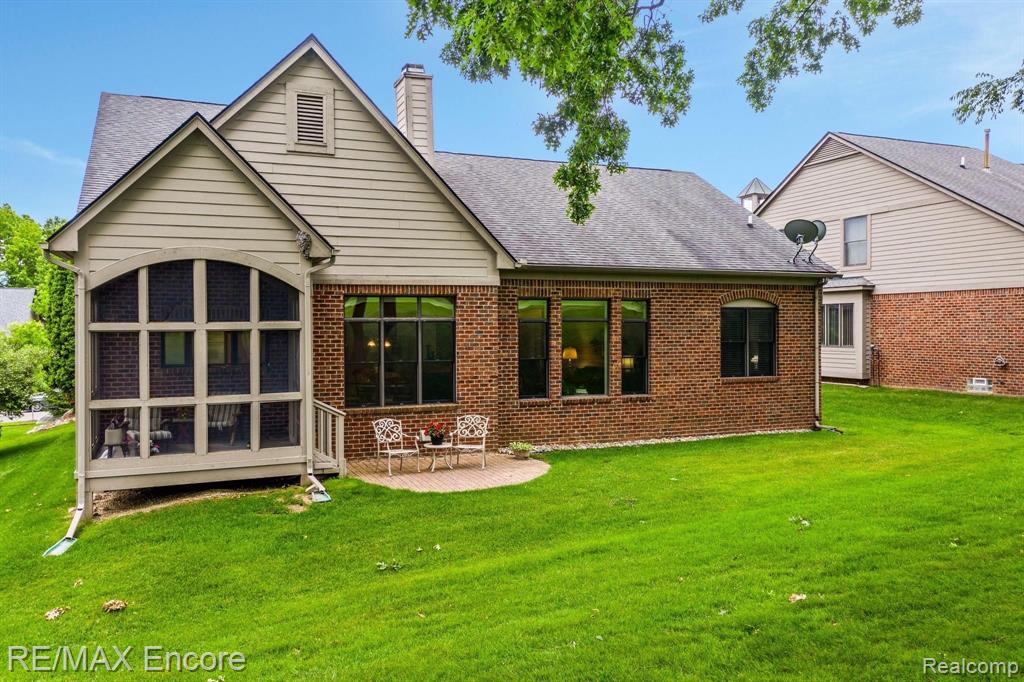 4659 Oakhurst Ridge Road Clarkston, MI 48348 - Photo 7 of 35