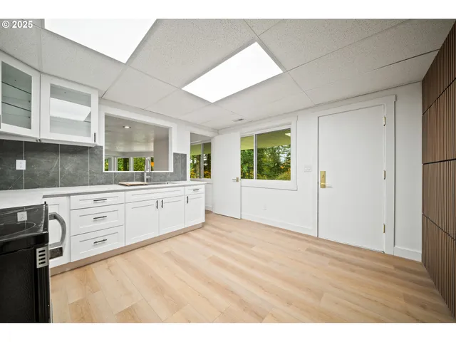 $966,000 | 42600 East Larch Mountain Road, Corbett, OR 97019