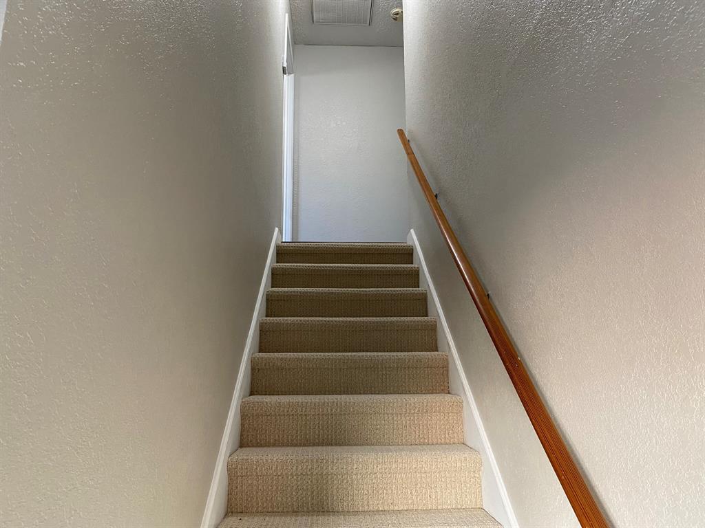 134 Main Place Euless, TX 76040 - Photo 8 of 25 a view of entryway