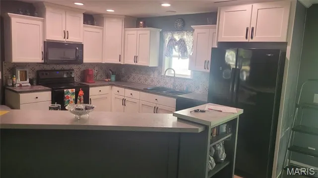 $227,900 | 1000 South Illinois Avenue, Litchfield, IL 62056