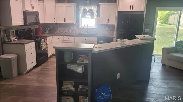 $227,900 | 1000 South Illinois Avenue, Litchfield, IL 62056