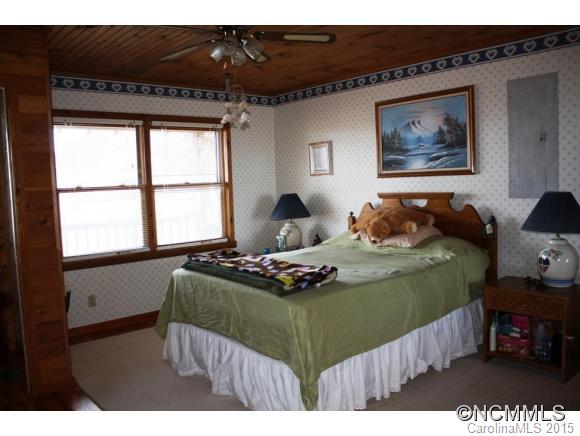 376 Piney Gate Road Saluda, NC 28773 - Photo 8 of 16 Gallery Image 8