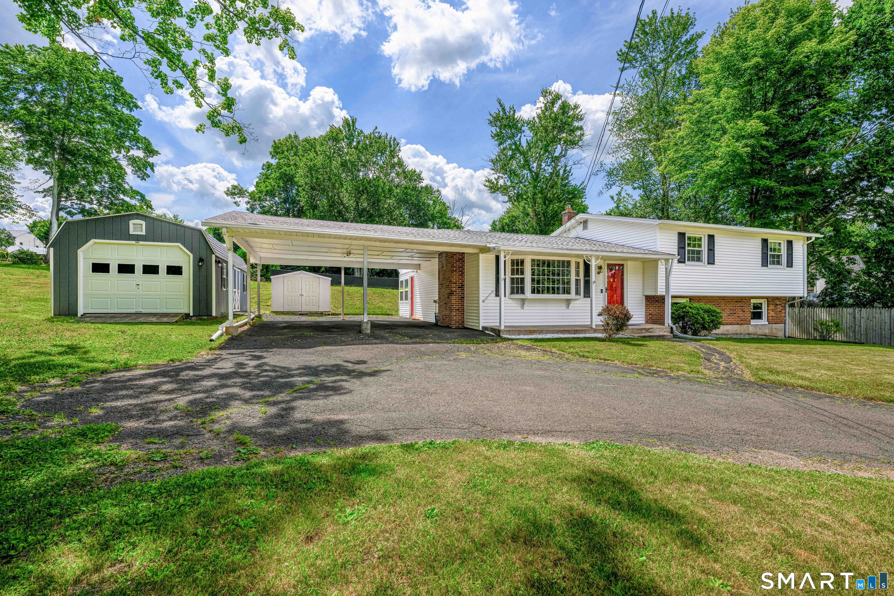 91 Nicholas Road Wallingford, CT 06492 - Photo 3 of 31