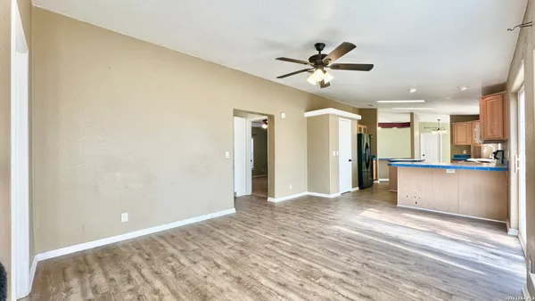 $279,999 | 1545 County Road 665, Devine, TX 78016