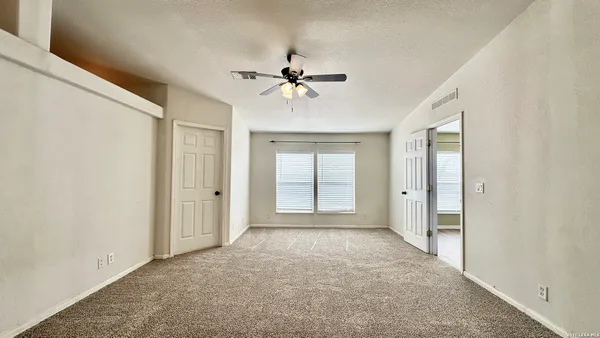 $279,999 | 1545 County Road 665, Devine, TX 78016