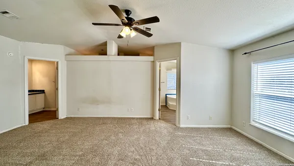 $279,999 | 1545 County Road 665, Devine, TX 78016