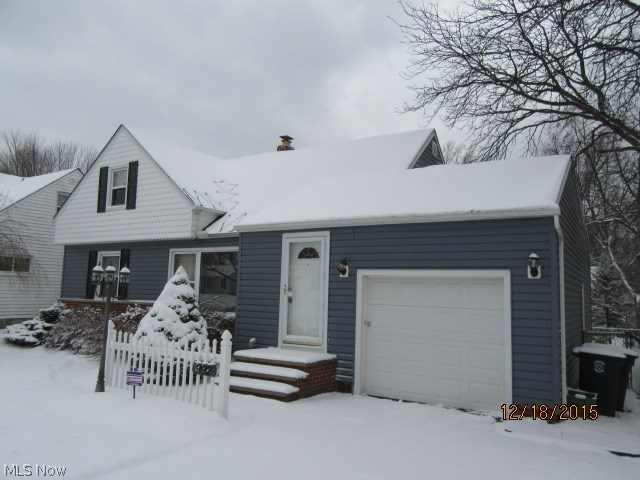 992 Hanley Road Cleveland, OH 44124 - Photo 2 of 27