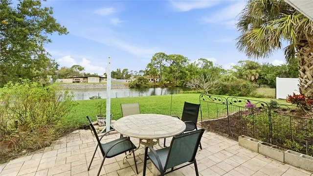 $375,000 | 2165 Lakewood Drive, Nokomis, FL 34275
