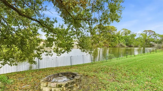 $375,000 | 2165 Lakewood Drive, Nokomis, FL 34275