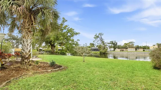 $375,000 | 2165 Lakewood Drive, Nokomis, FL 34275