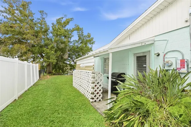 $375,000 | 2165 Lakewood Drive, Nokomis, FL 34275