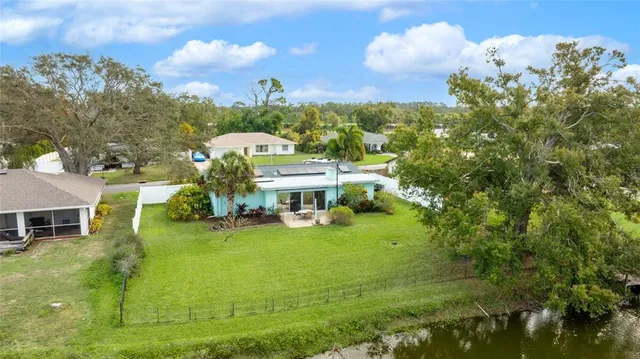 $375,000 | 2165 Lakewood Drive, Nokomis, FL 34275