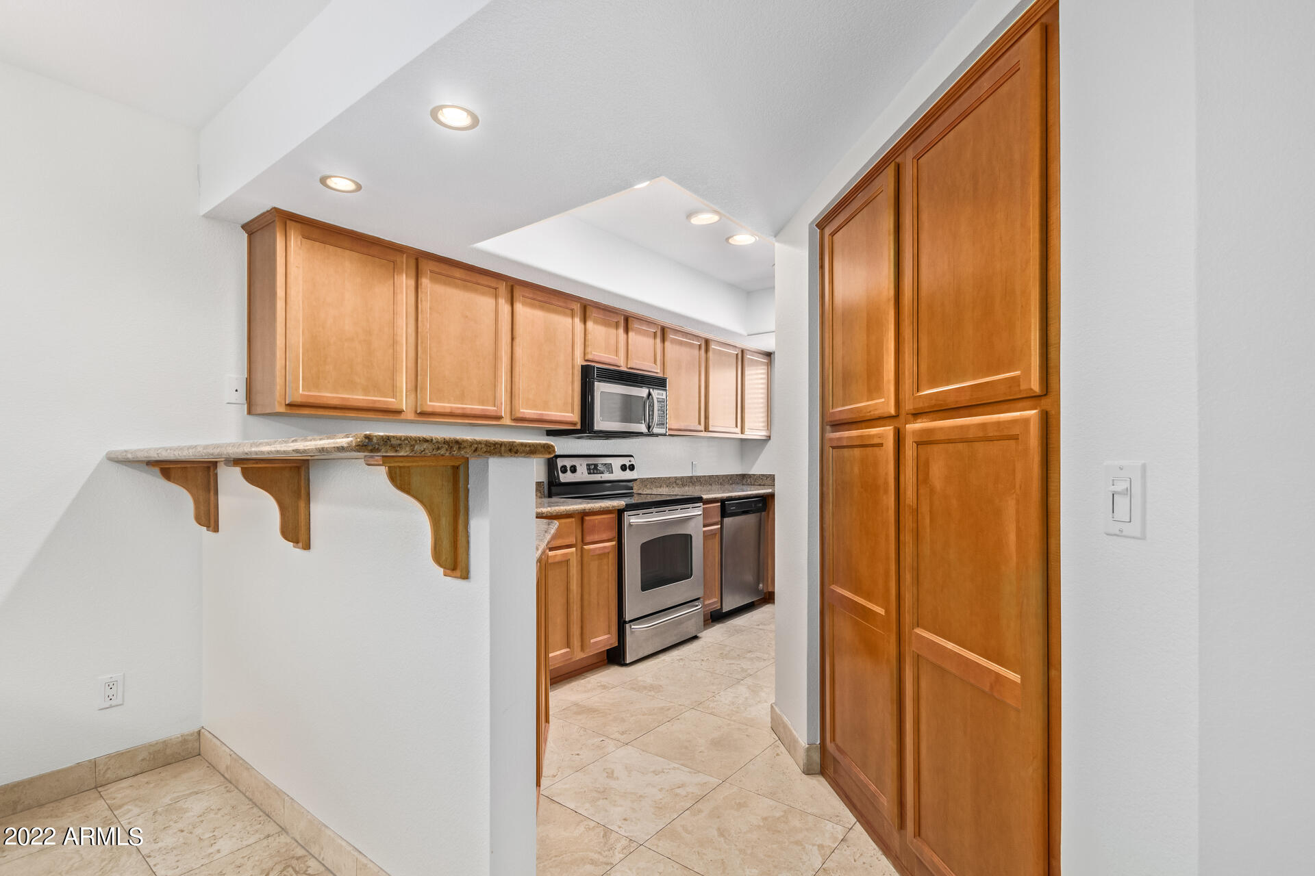 3235 East Camelback Road, Unit 201 Phoenix, AZ 85018 - Photo 6 of 22