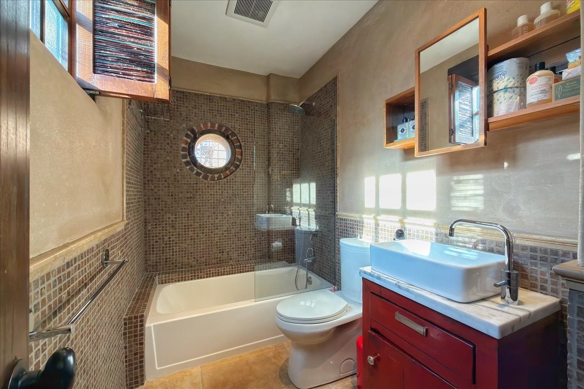 1433 Upper Canyon Road Santa Fe, NM 87501 - Photo 44 of 57 Attached Casita Bathroom