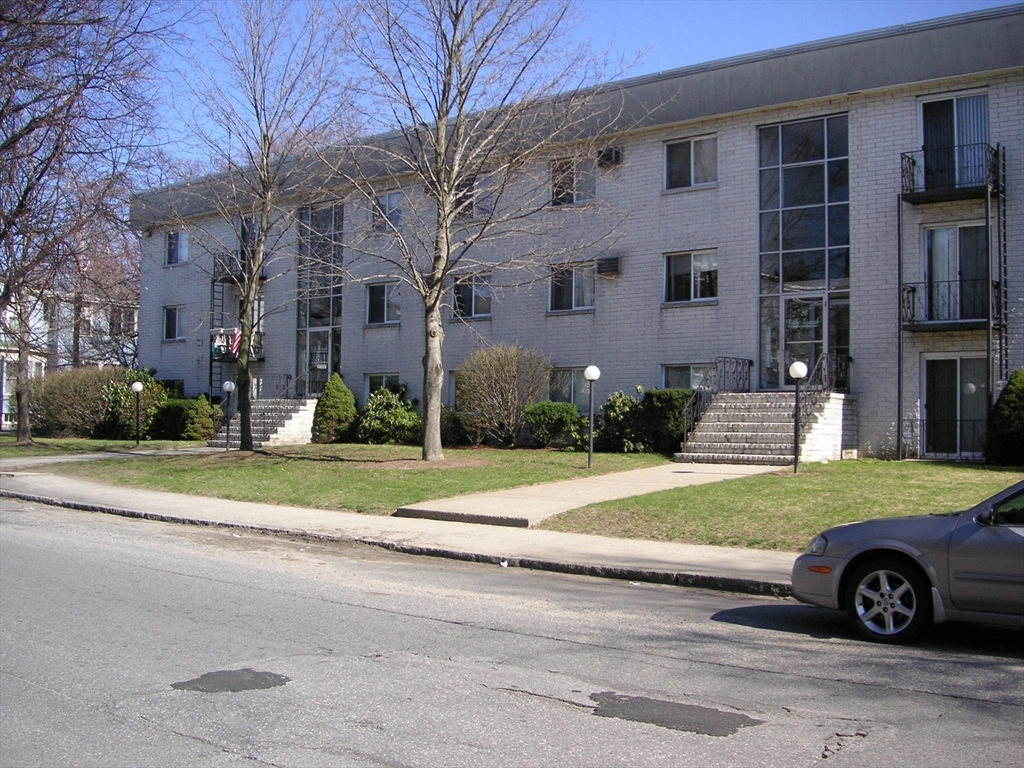 24 Inman Street, Unit 2 Lawrence, MA 01843 - Photo 2 of 7 Gallery Image 2