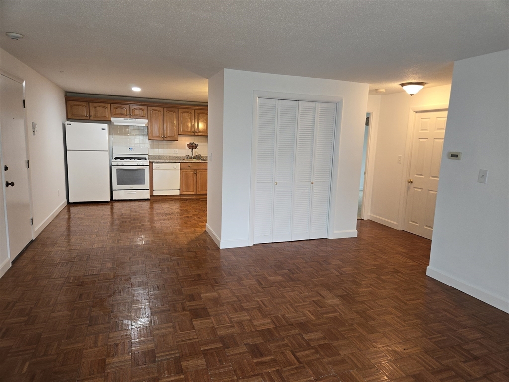 24 Inman Street, Unit 2 Lawrence, MA 01843 - Photo 6 of 7 Gallery Image 6
