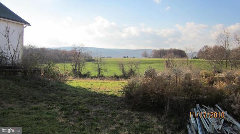 13502 Graceham Road Thurmont, MD 21788 - Photo 4 of 20 Back yard