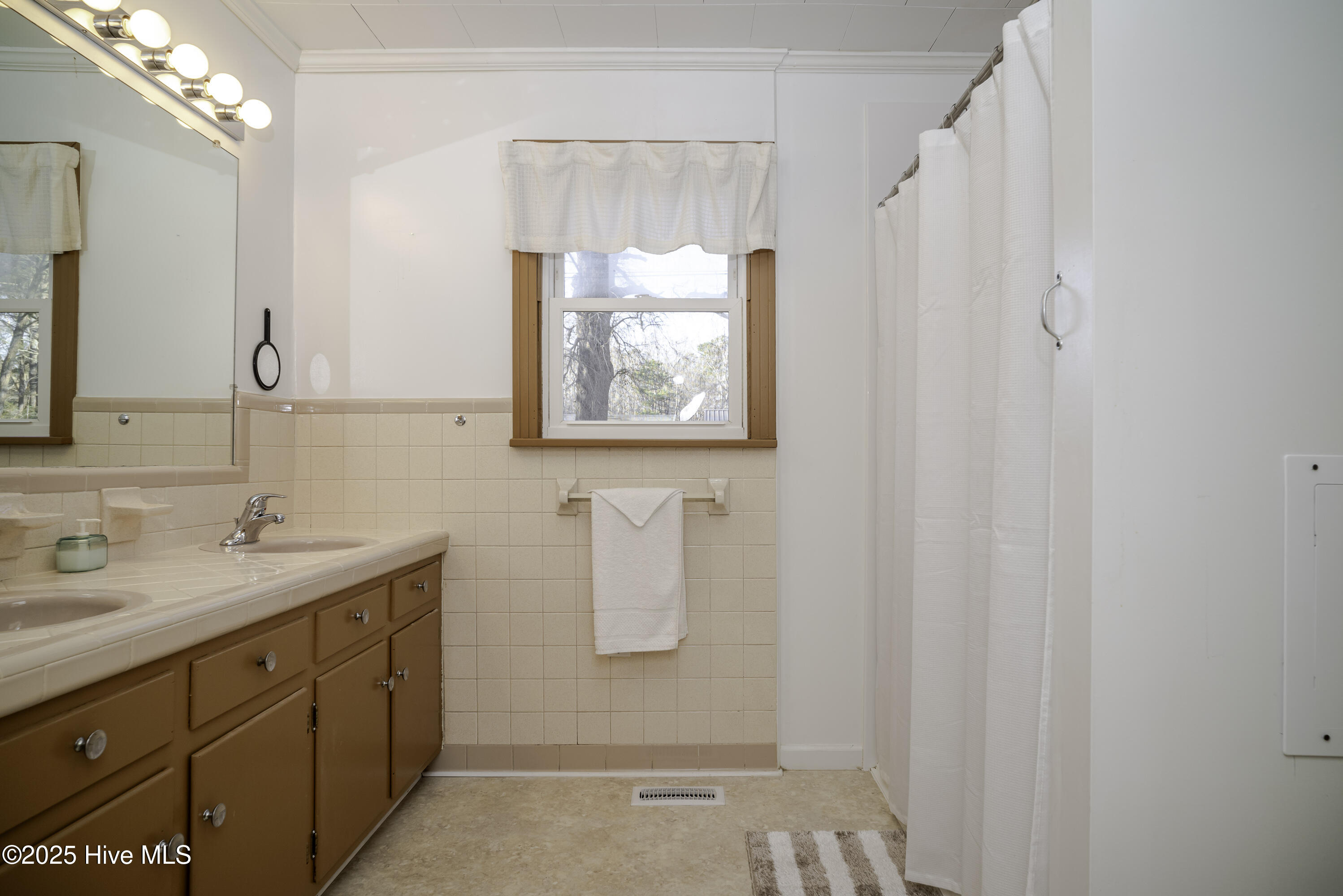 163 Mackey's Road Plymouth, NC 27962 - Photo 11 of 18 Full Bath with walk in Shower