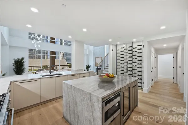 $2,050,000 | 435 South Tryon Street, Unit 301, Charlotte, NC 28202