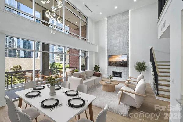 $2,050,000 | 435 South Tryon Street, Unit 301, Charlotte, NC 28202