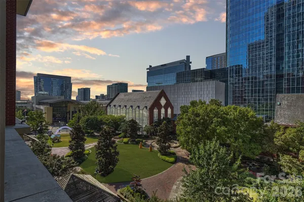 $2,050,000 | 435 South Tryon Street, Unit 301, Charlotte, NC 28202