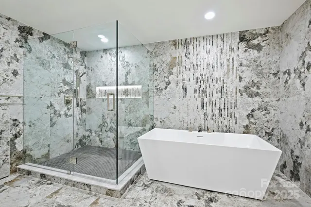 $2,275,000 | 435 South Tryon Street, Unit 301, Charlotte, NC 28202