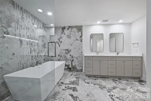 $2,050,000 | 435 South Tryon Street, Unit 301, Charlotte, NC 28202